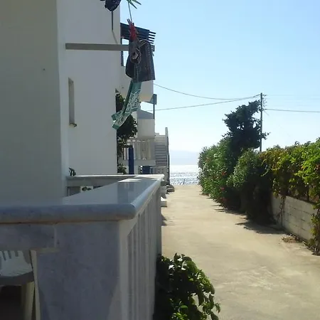 O Fotis Lägenhetshotell Agios Prokopios (Naxos)